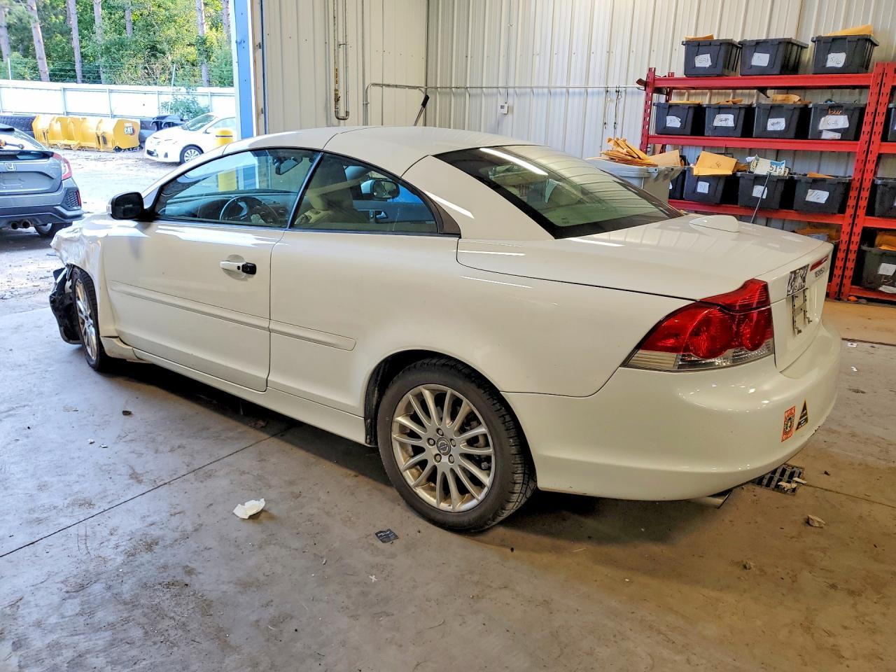 2008 Volvo C70 T5 - Image 2
