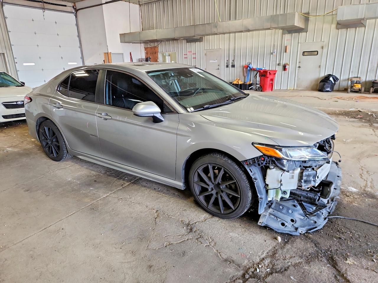 2019 Toyota Camry Se - Фото 4
