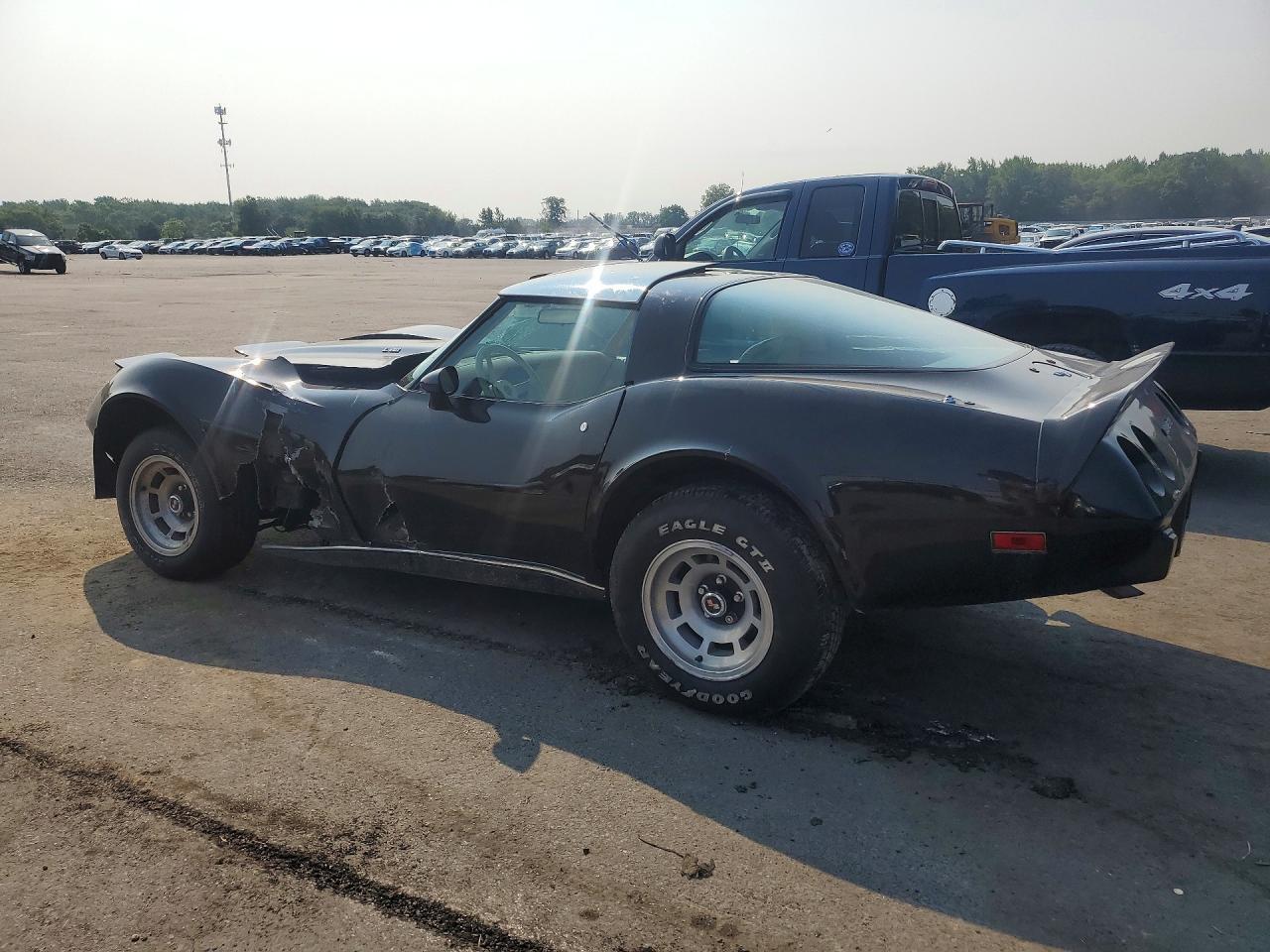 1979 Chevrolet Corvette - Фото 2