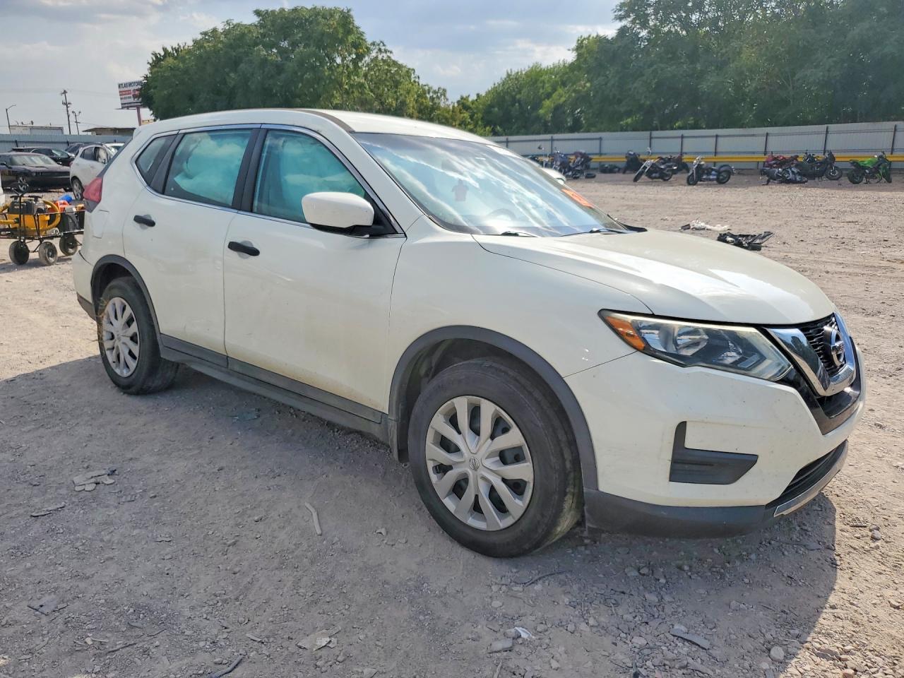 2017 Nissan Rogue S - Фото 4