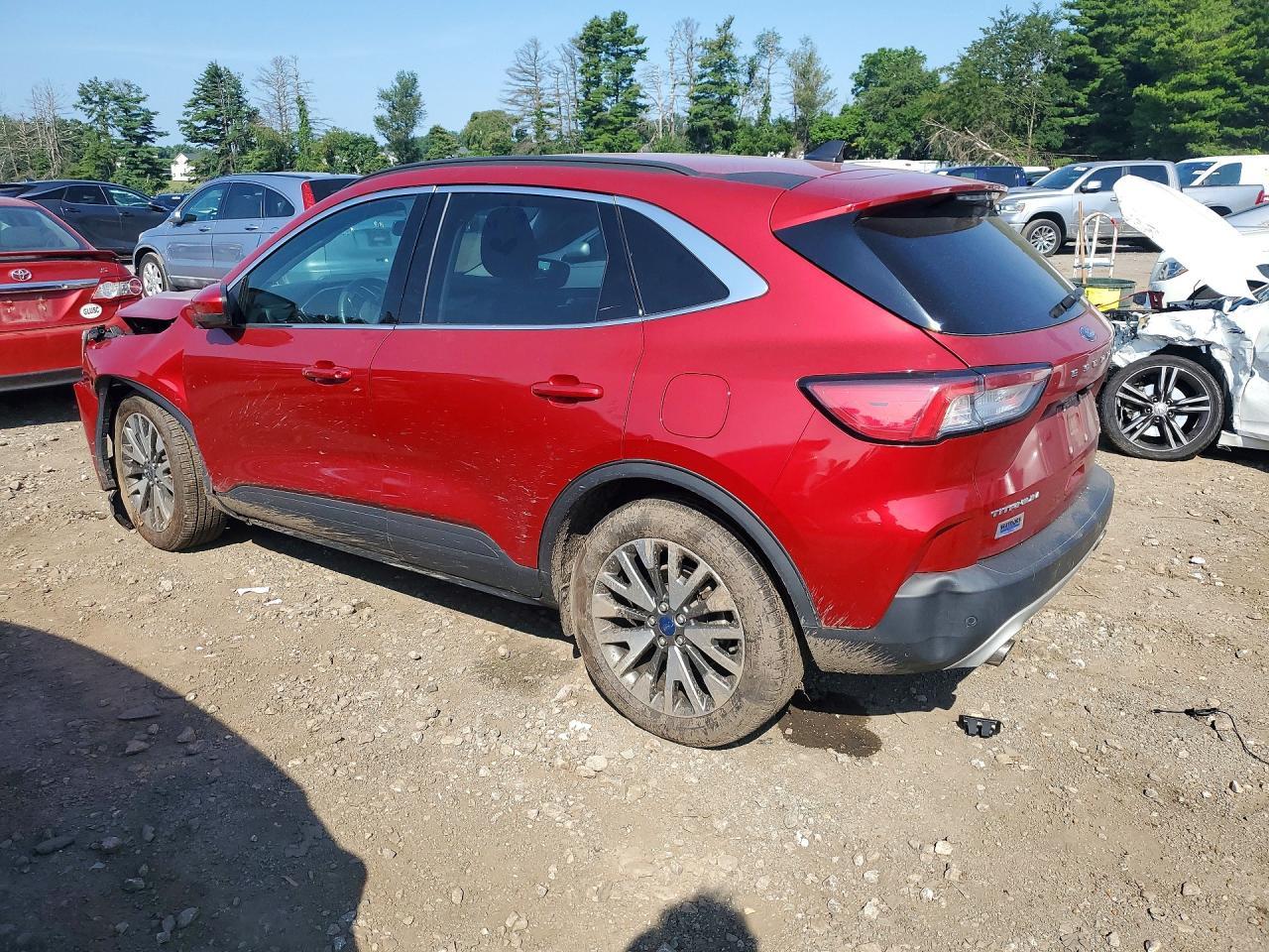 2022 Ford Escape Titanium - Image 2