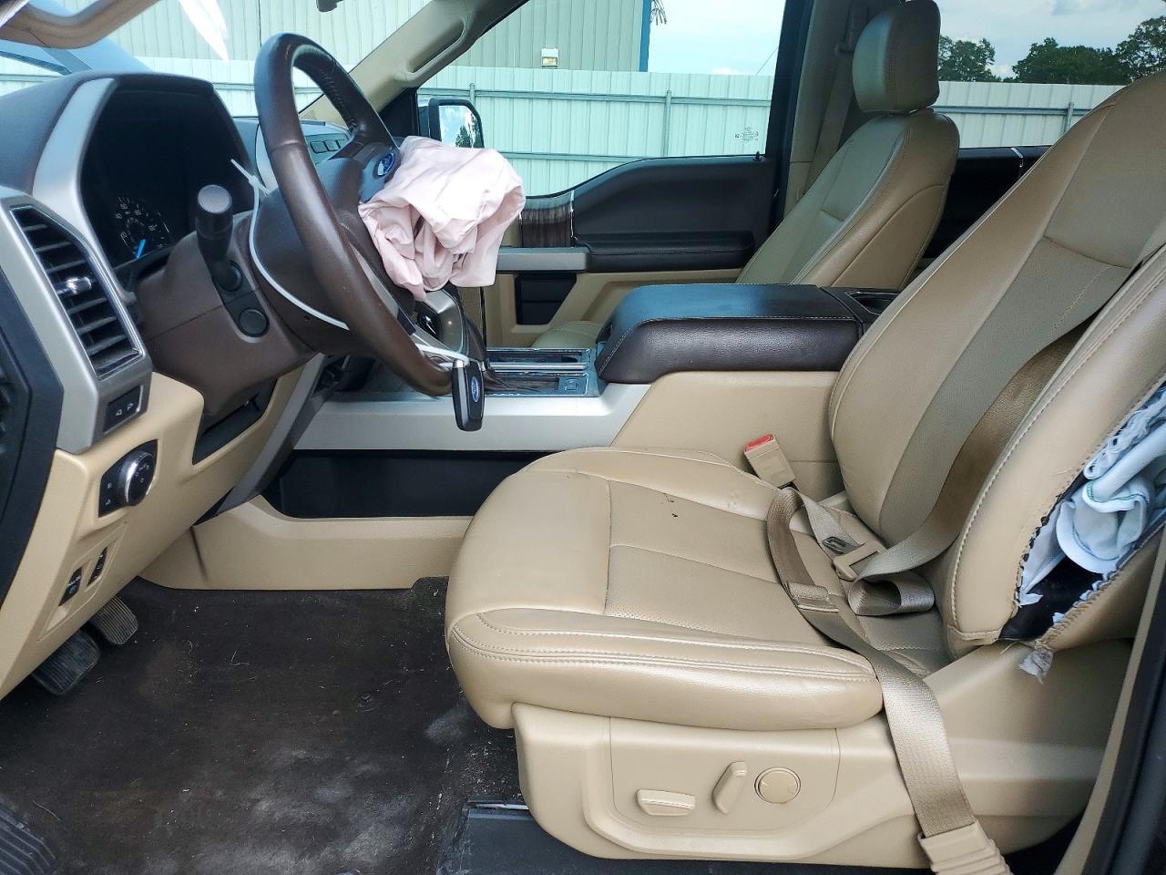 2020 Ford F150 Lariat - Image 7