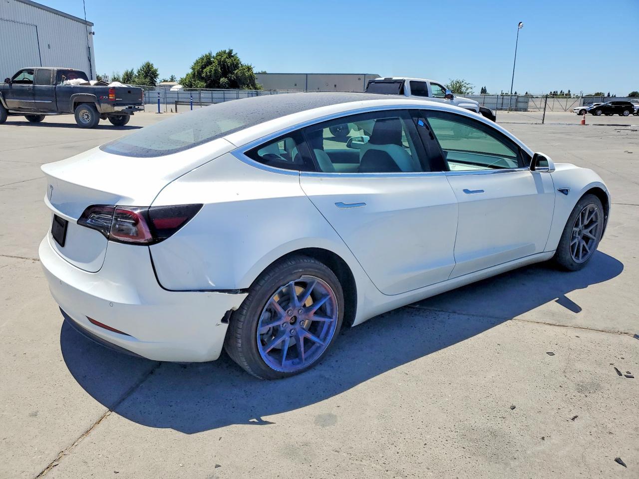 2020 Tesla Model 3 - Фото 3