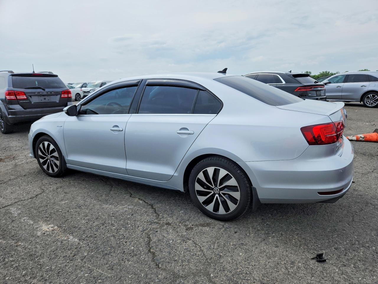 2015 Volkswagen Jetta Hybrid - Фото 2