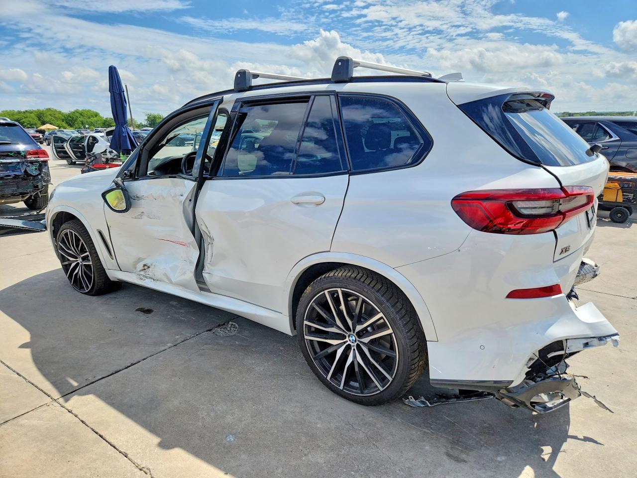 2020 BMW X5 M50I - Фото 2
