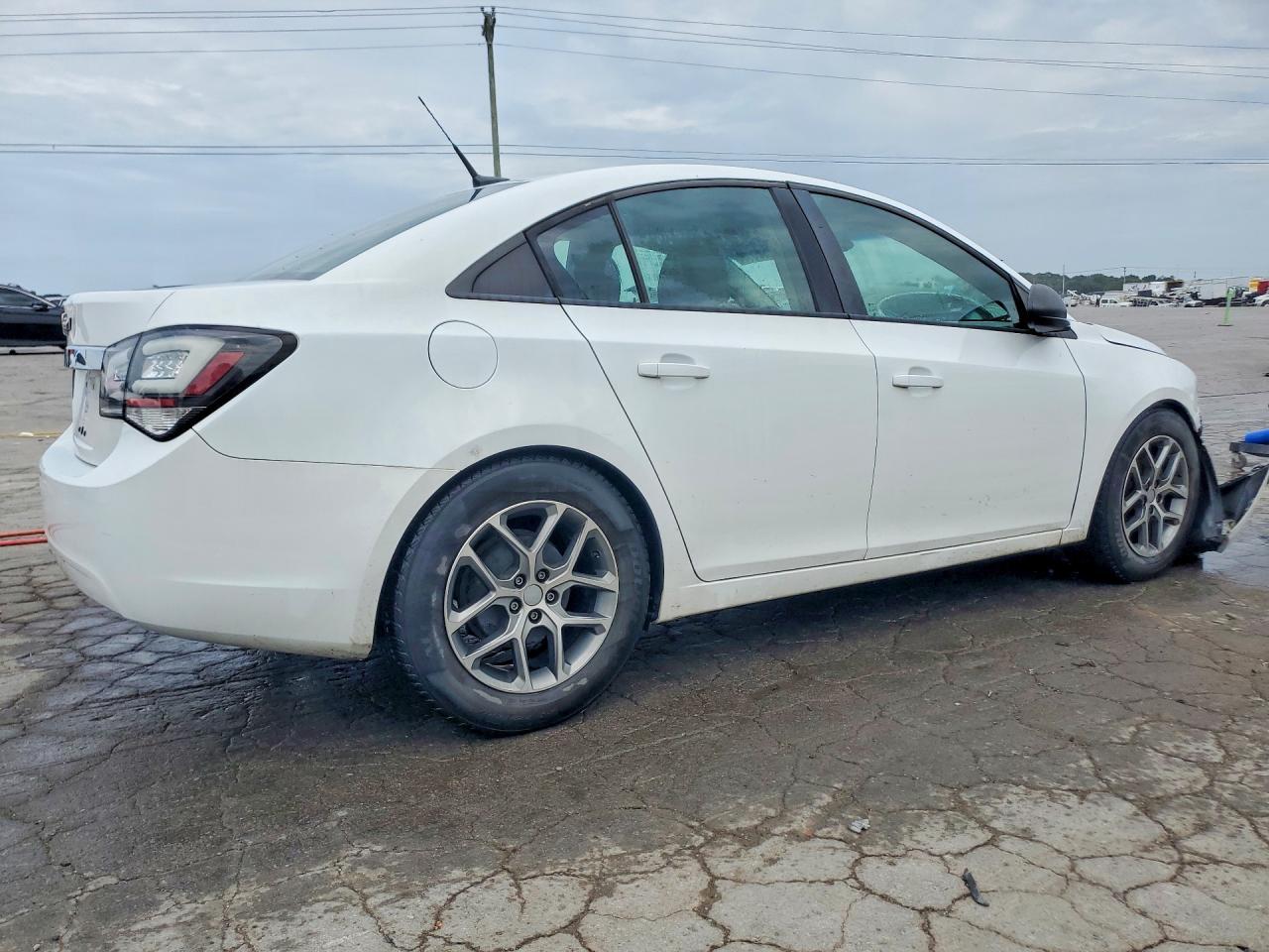 2014 Chevrolet Cruze Ls - Фото 3