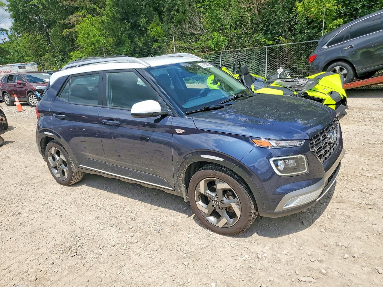 2022 Hyundai Venue Limited - Фото 4