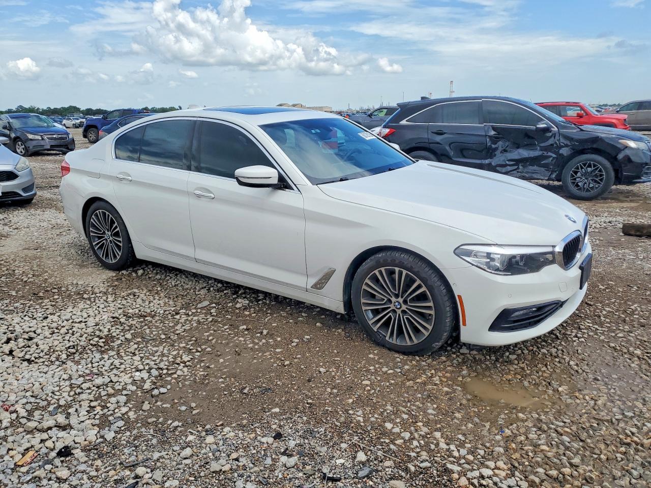 2017 BMW 530 I - Фото 4