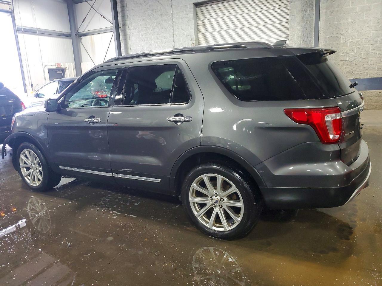 2016 Ford Explorer Limited - Image 2