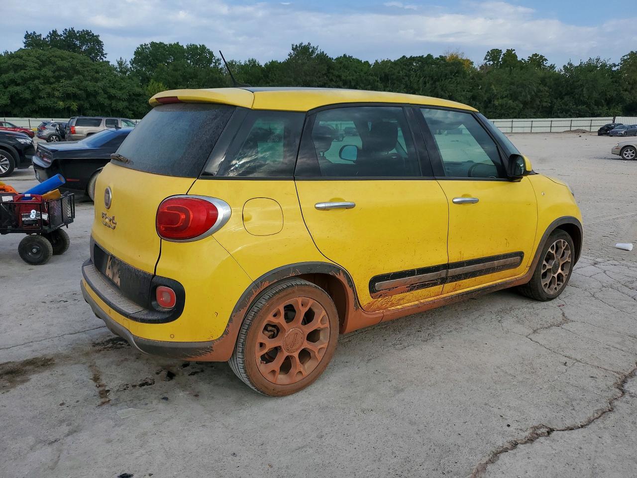 2014 Fiat 500L Trekking - Image 3