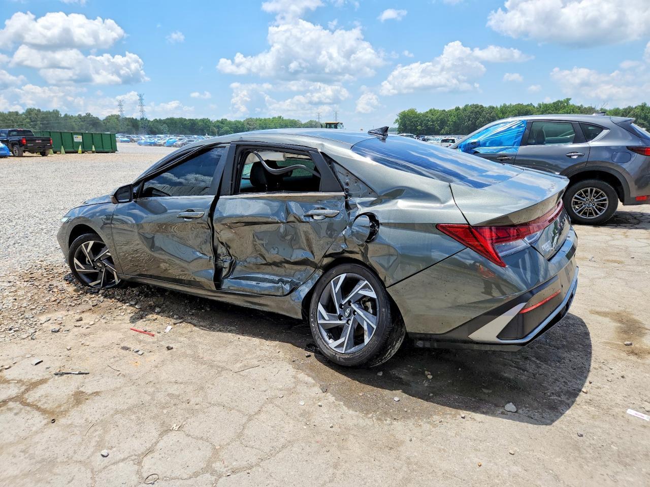 2024 Hyundai Elantra Limited - Фото 2