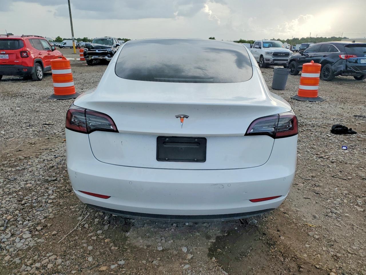 2022 Tesla Model 3 - Фото 6