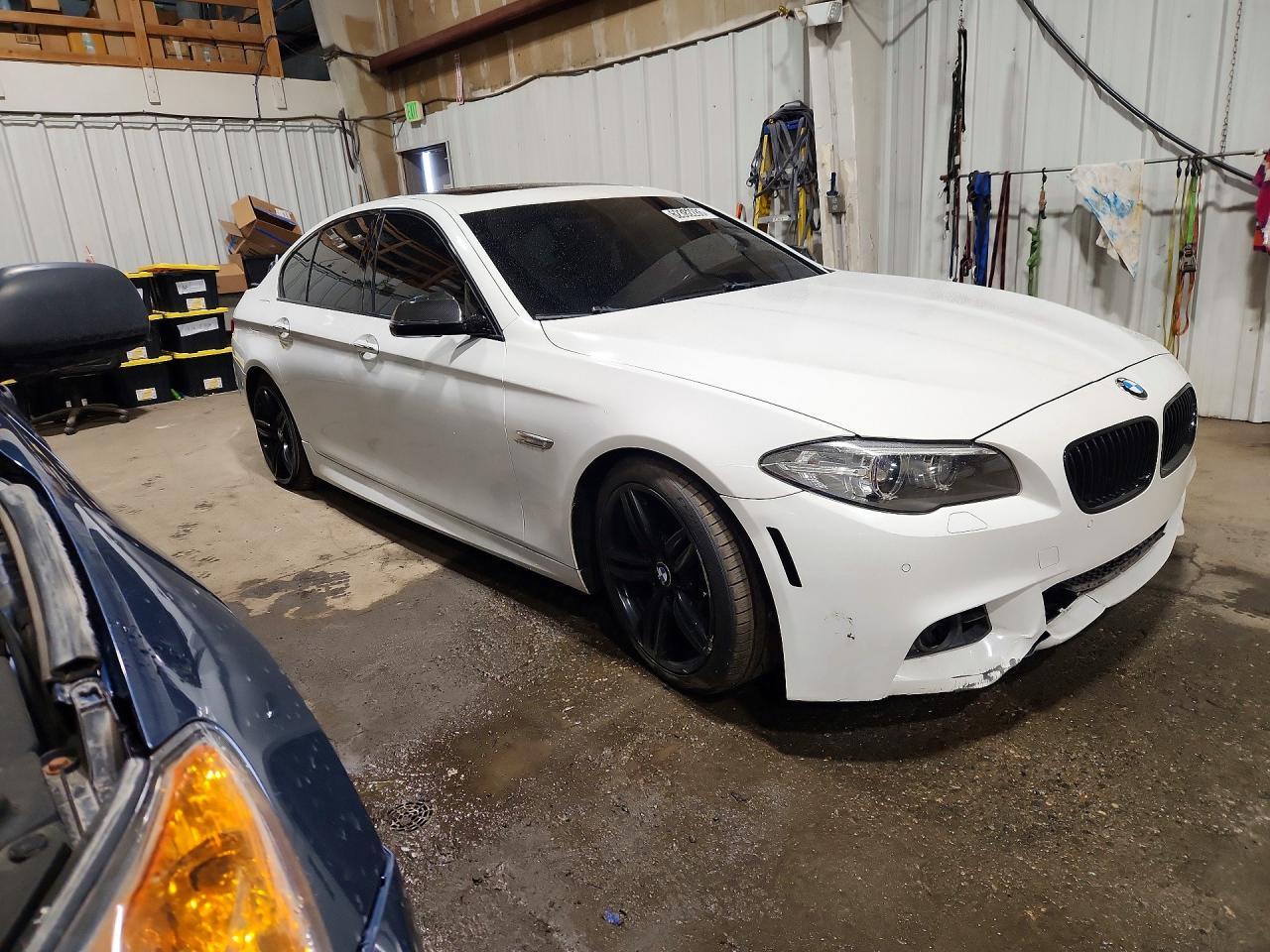 2016 BMW 550 Xi - Фото 4