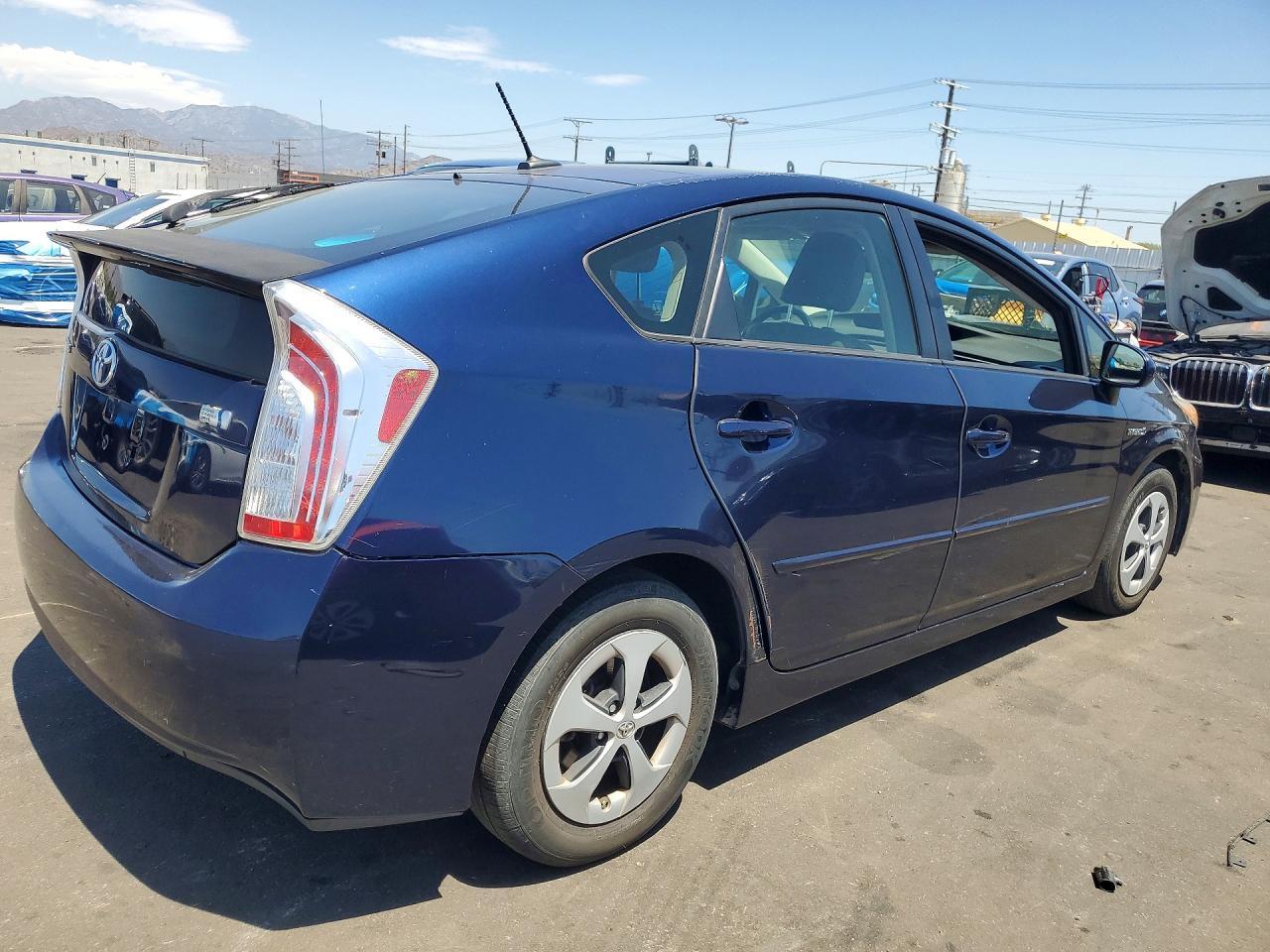 2012 Toyota Prius Four - Image 3