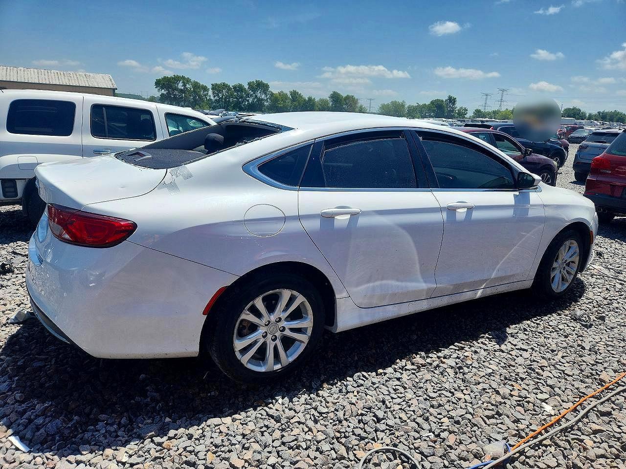 2015 Chrysler 200 Limited - Фото 3