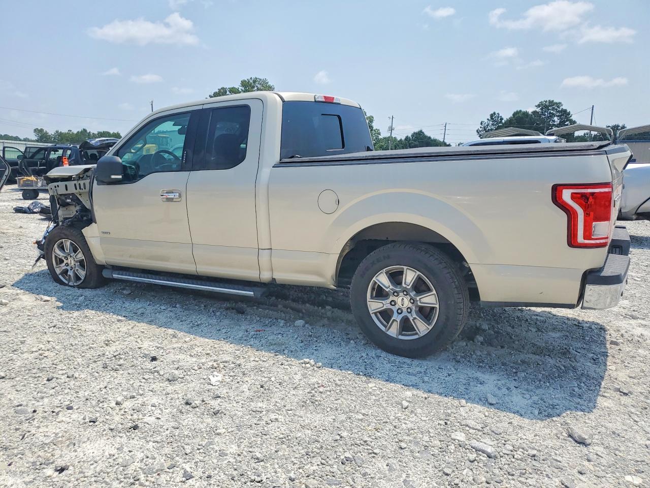 2017 Ford F150 Super Cab - Фото 2