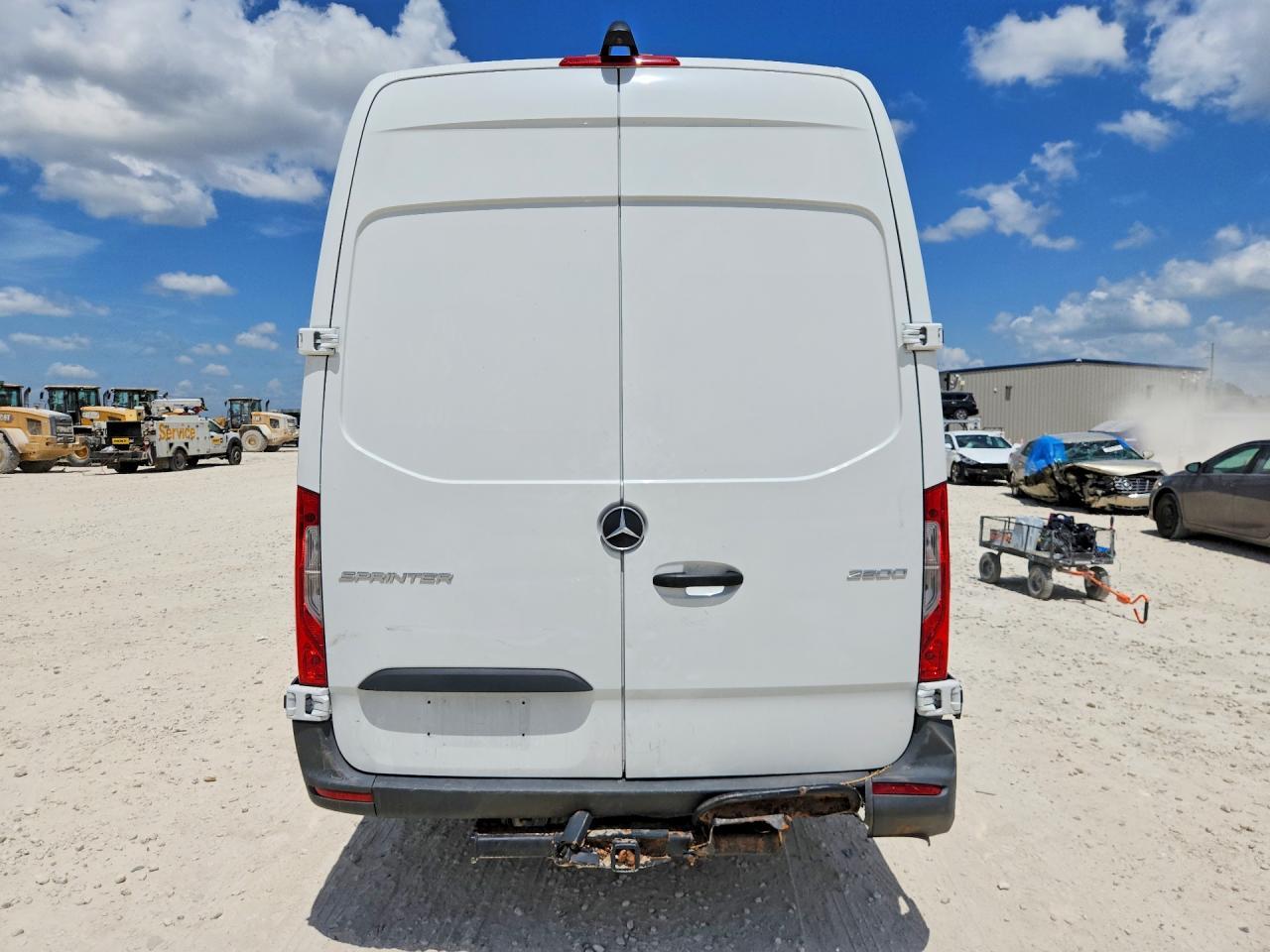 2024 Mercedes-Benz Sprinter 2500 Delivery Van - Фото 6