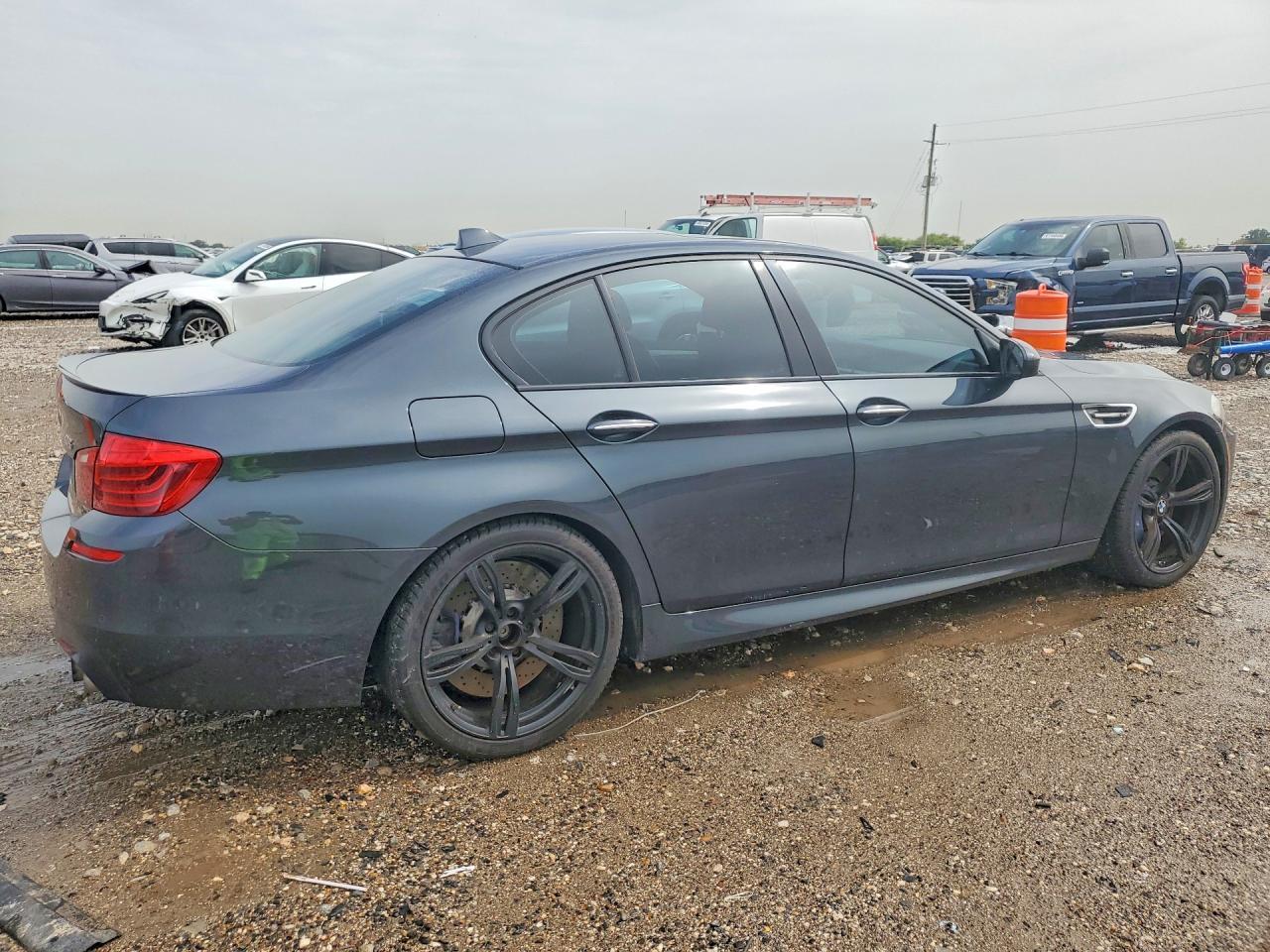 2016 BMW M5 - Фото 3