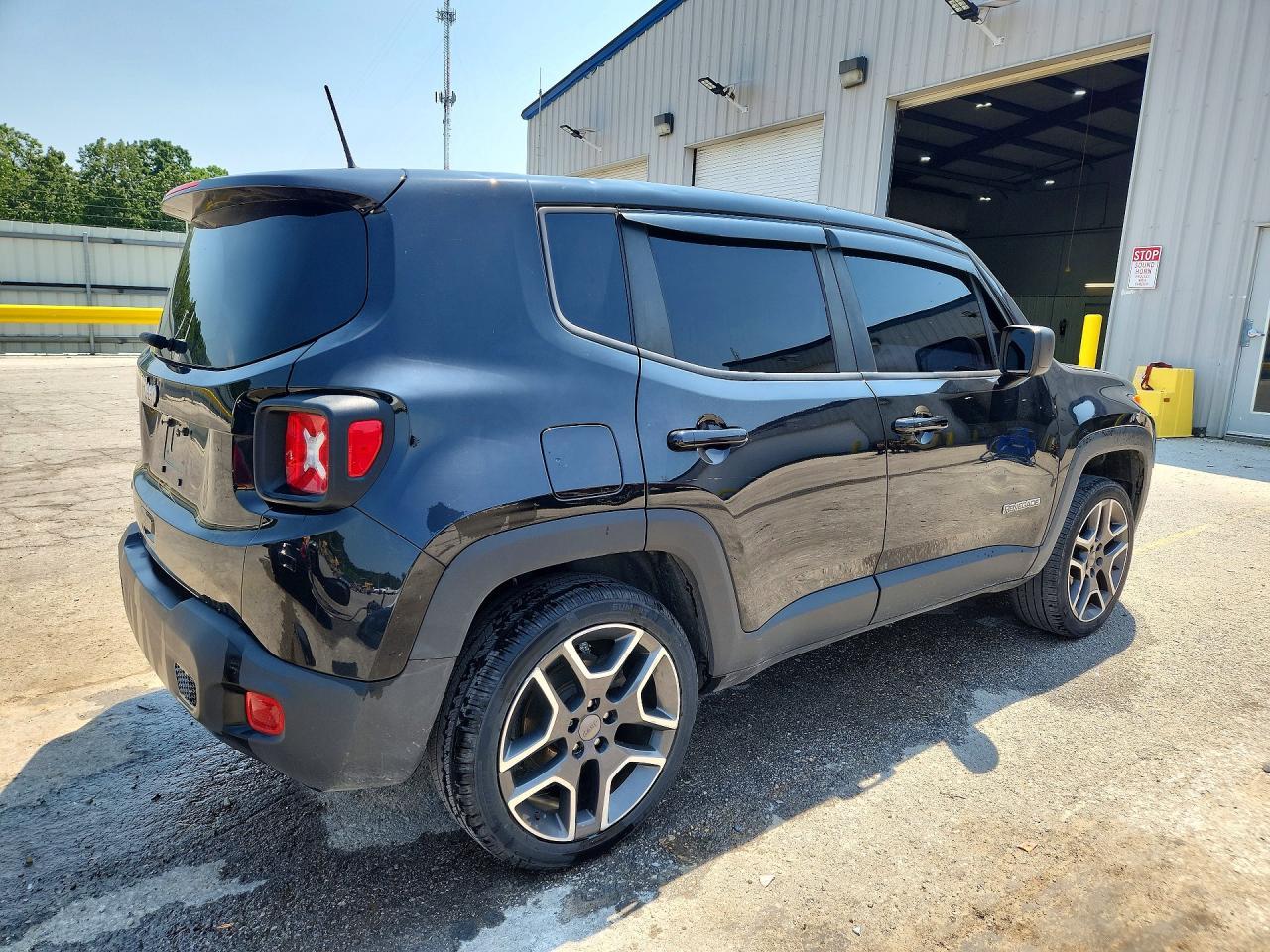 2021 Jeep Renegade Sport - Фото 3