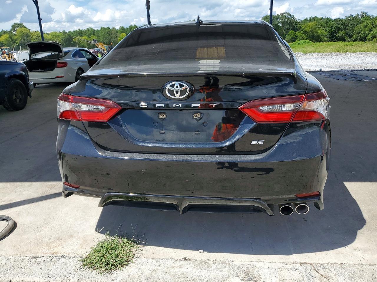 2021 Toyota Camry Se - Image 6