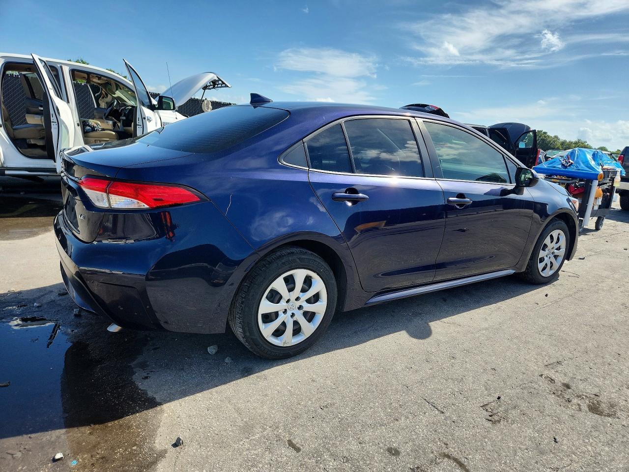 2021 Toyota Corolla Le - Image 3