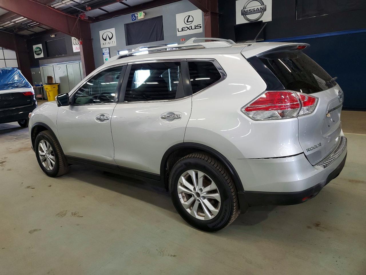 2014 Nissan Rogue Sv - Image 2