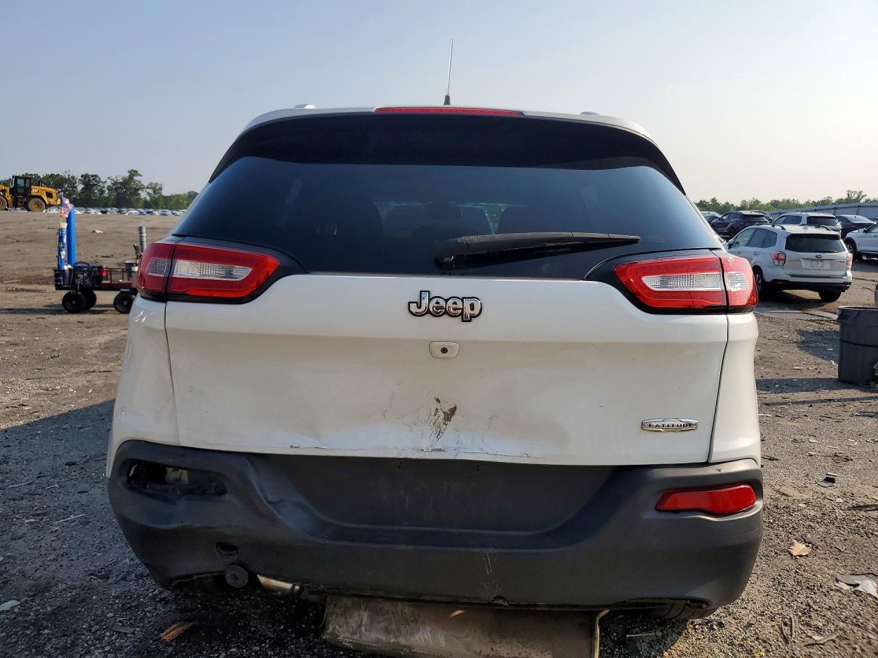 2015 Jeep Cherokee Latitude - Фото 6