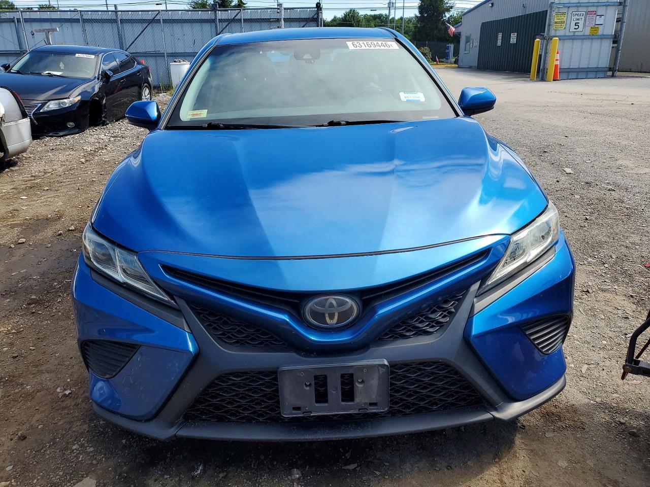 2018 Toyota Camry Se - Image 5