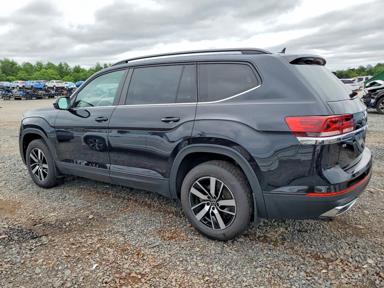 2022 Volkswagen Atlas Se - Фото 2