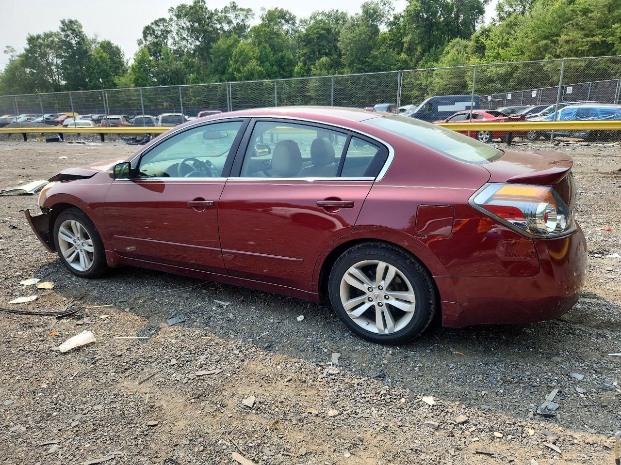 2019 Nissan Altima Sr - Фото 2