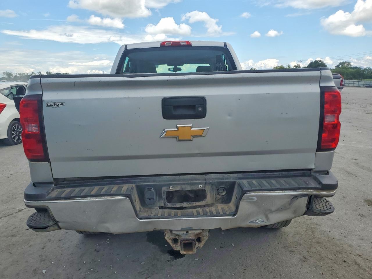 2017 Chevrolet Silverado C2500 Heavy Duty - Image 6