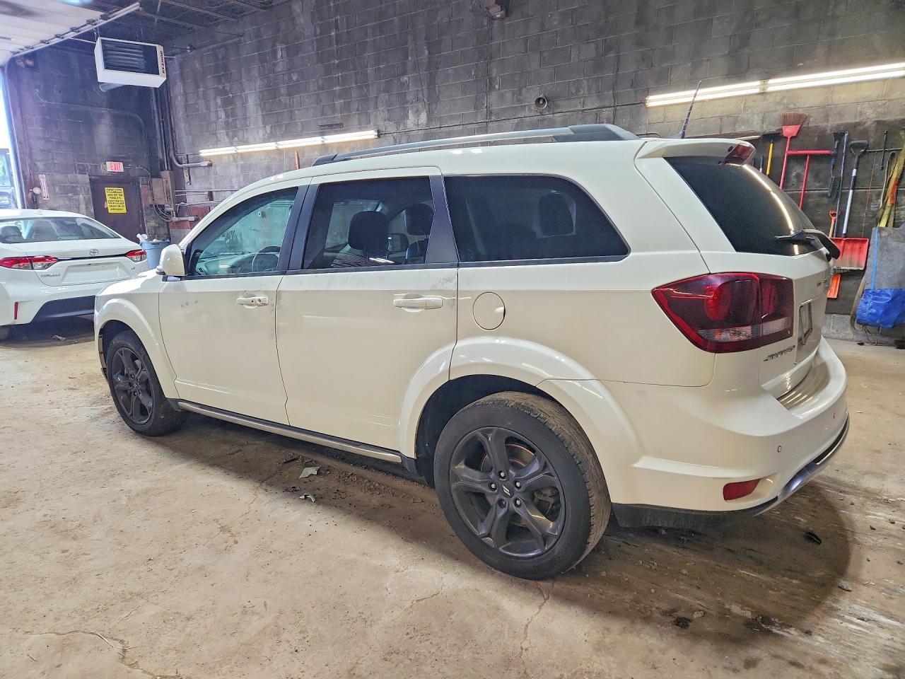 2020 Dodge Journey Crossroad - Фото 2