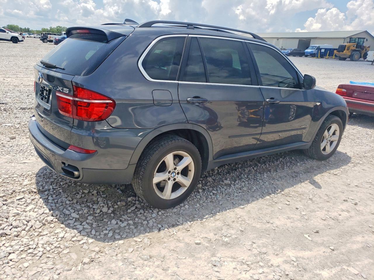 2013 BMW X5 xDrive50I - Image 3