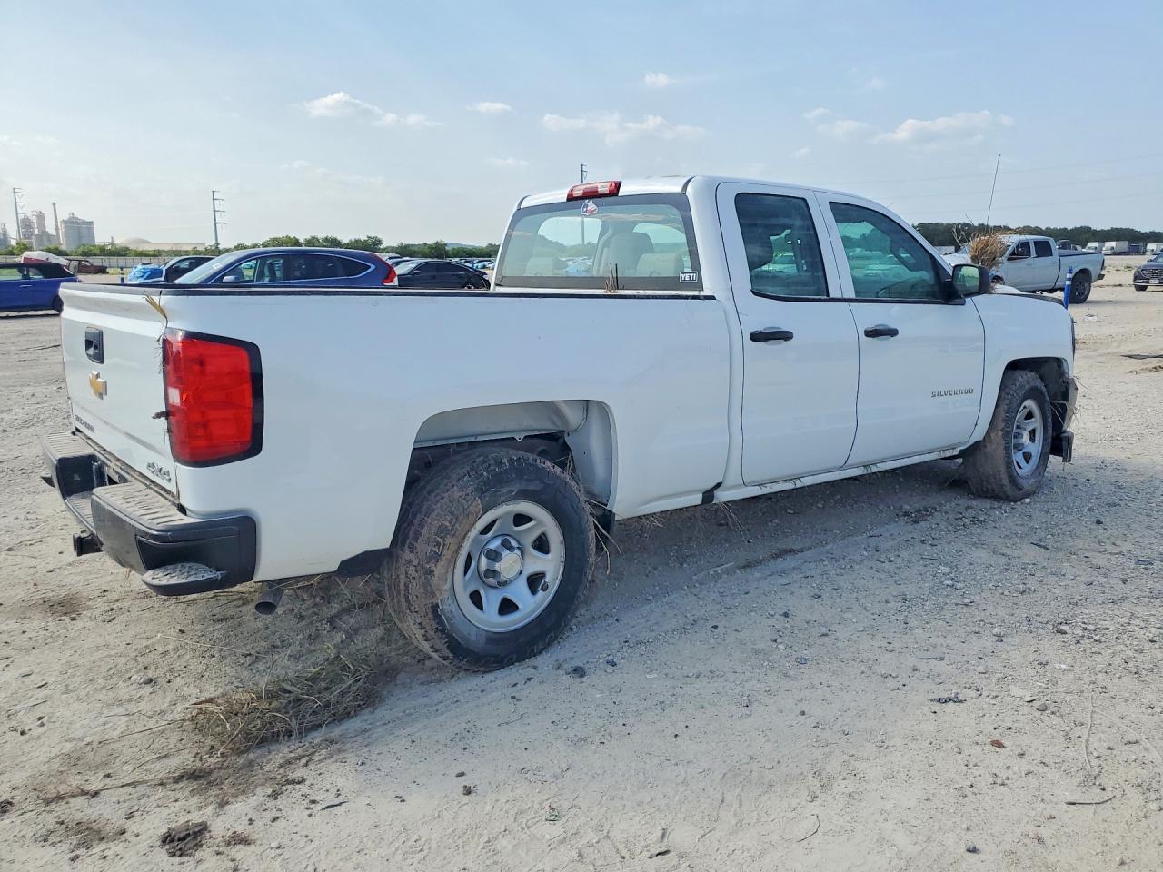 2018 Chevrolet Silverado K1500 - Фото 3