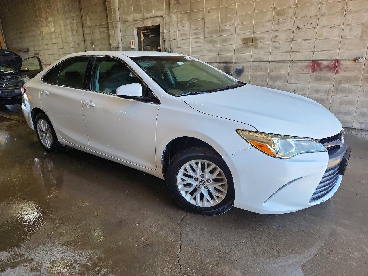 2016 Toyota Camry Le - Image 4