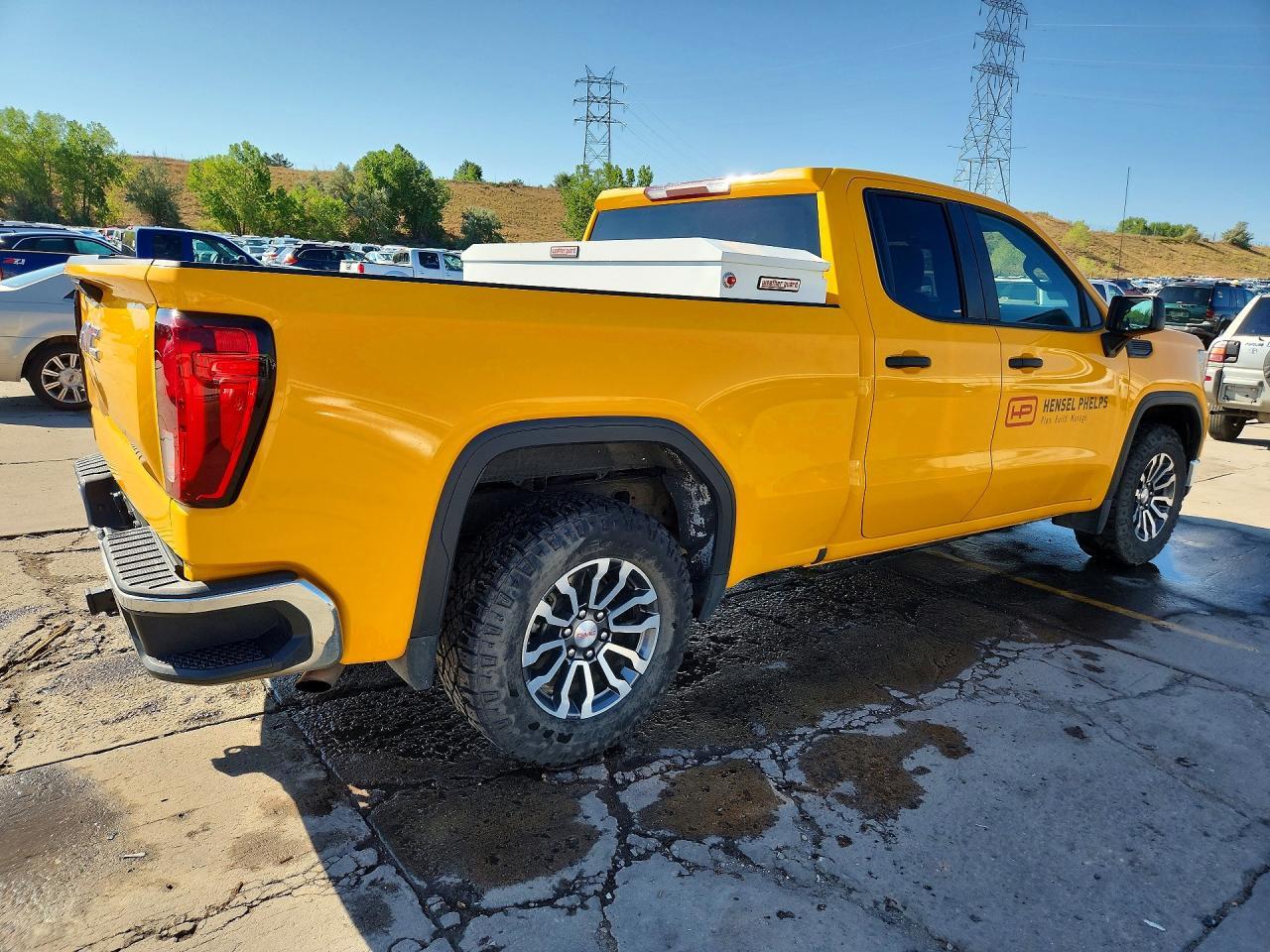 2023 GMC Sierra K1500 - Image 3