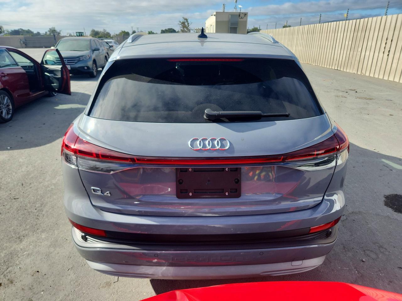 2025 Audi Q4 E-Tron Premium - Фото 6