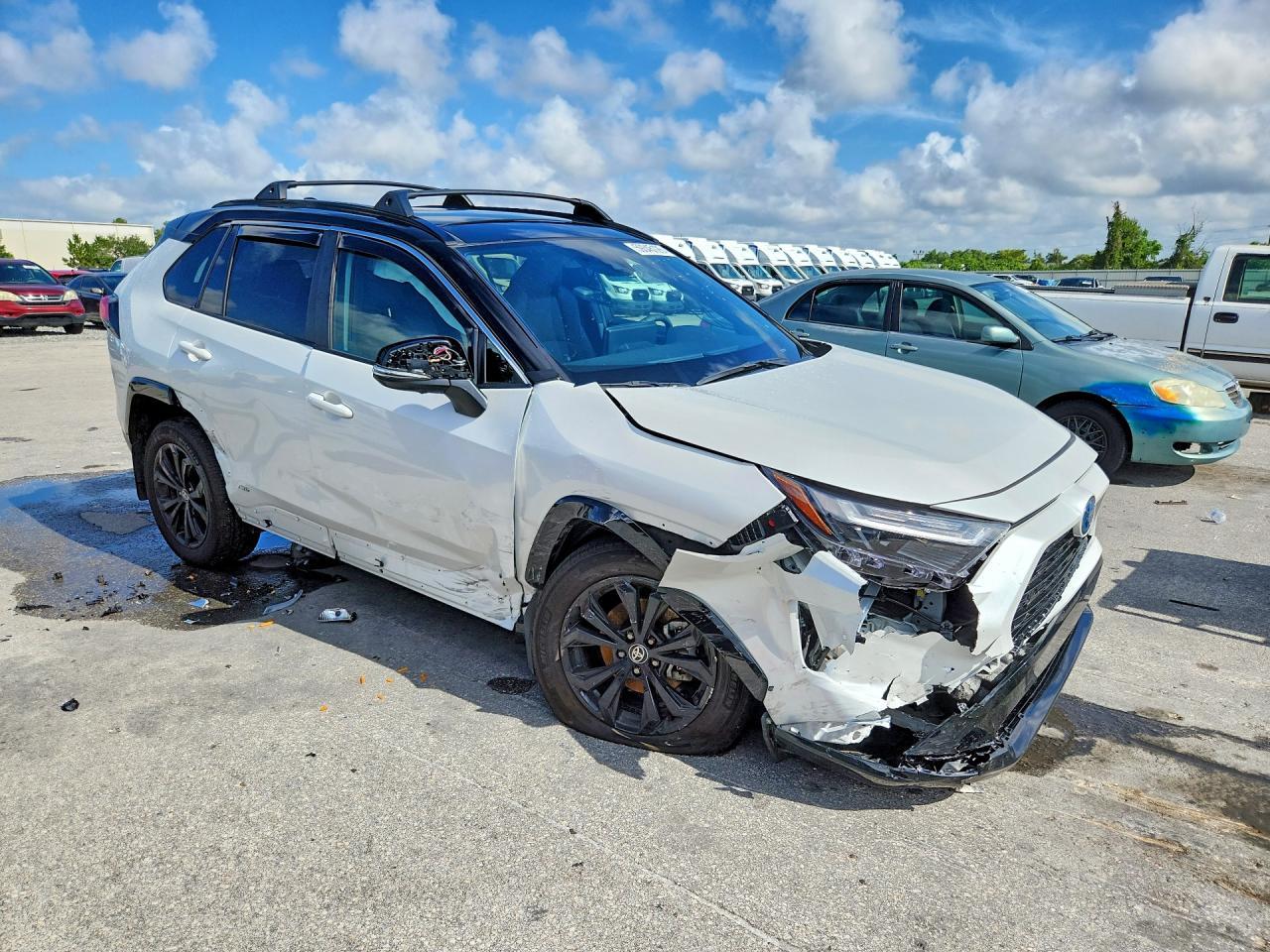 2024 Toyota Rav4 Xse - Image 4