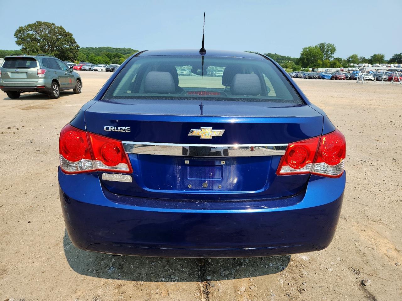2012 Chevrolet Cruze Ls - Image 6