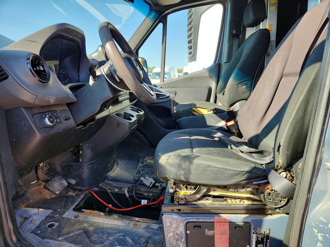 2019 Mercedes-Benz Sprinter 2500/3500 Delivery Van - Фото 7