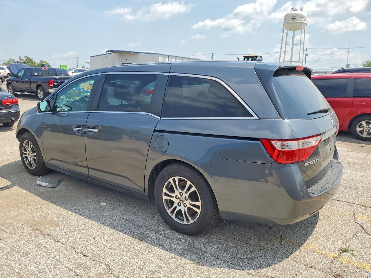 2013 Honda Odyssey Exl - Image 2
