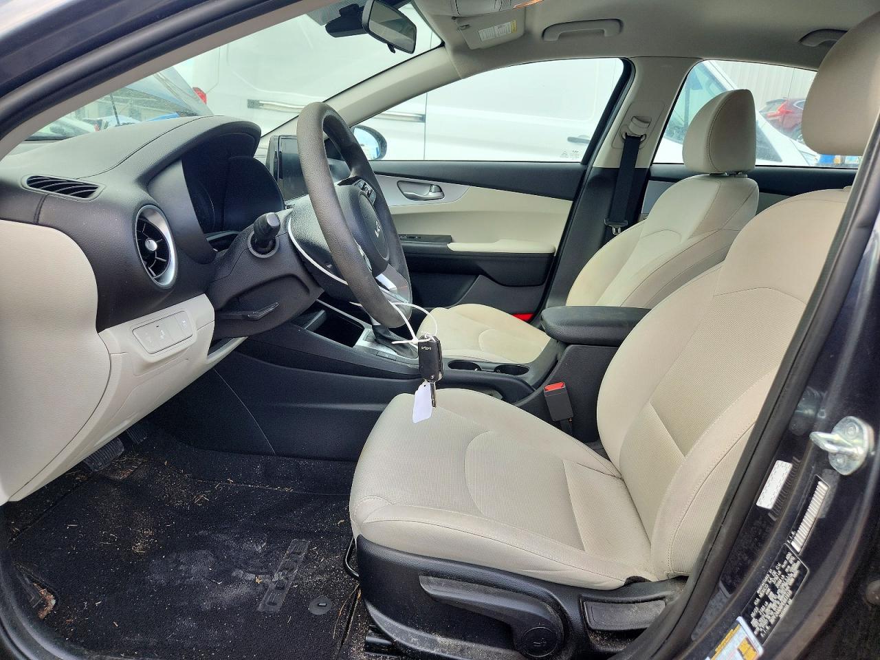 2023 Kia Forte Lxs - Image 7