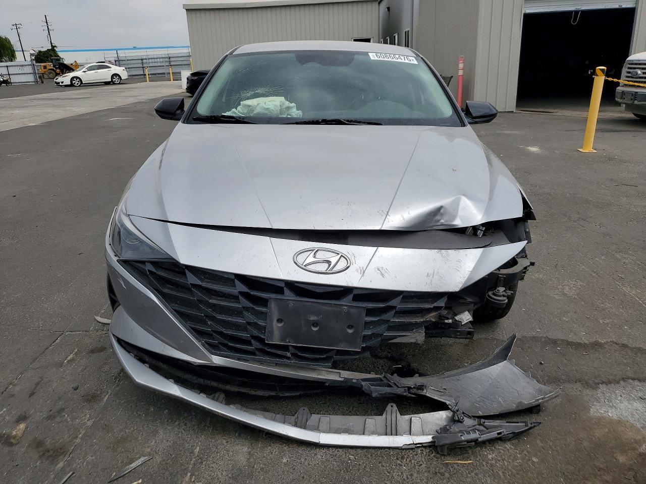 2021 Hyundai Elantra Se - Image 5