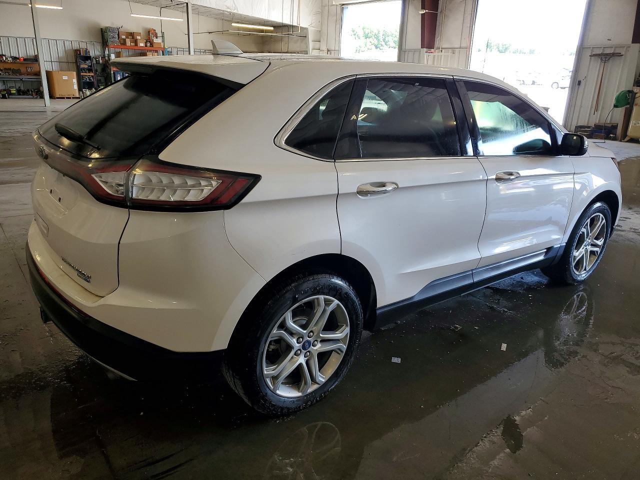 2017 Ford Edge Titanium - Image 3