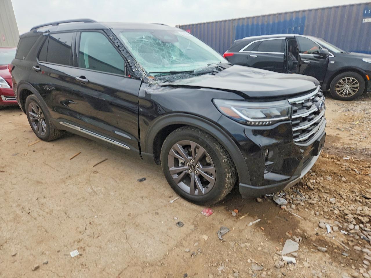 2025 Ford Explorer Active - Image 4