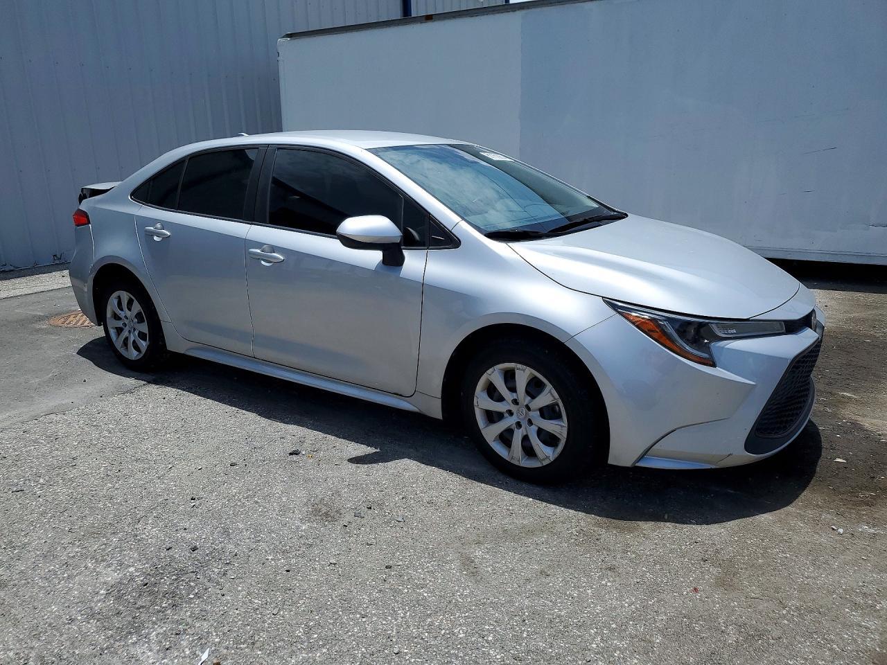 2021 Toyota Corolla Le - Фото 4
