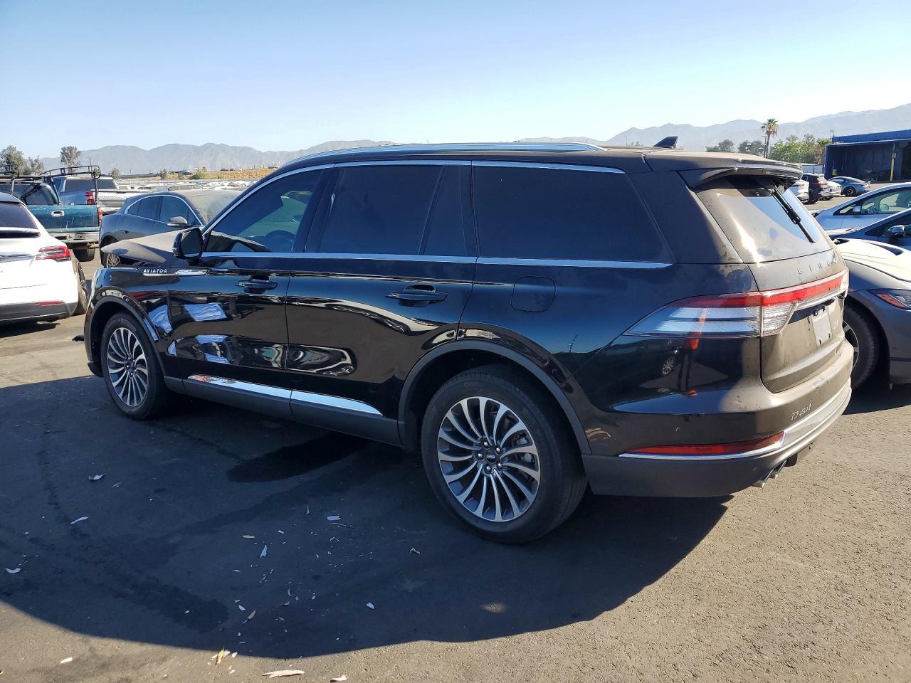 2024 Lincoln Aviator - Image 2
