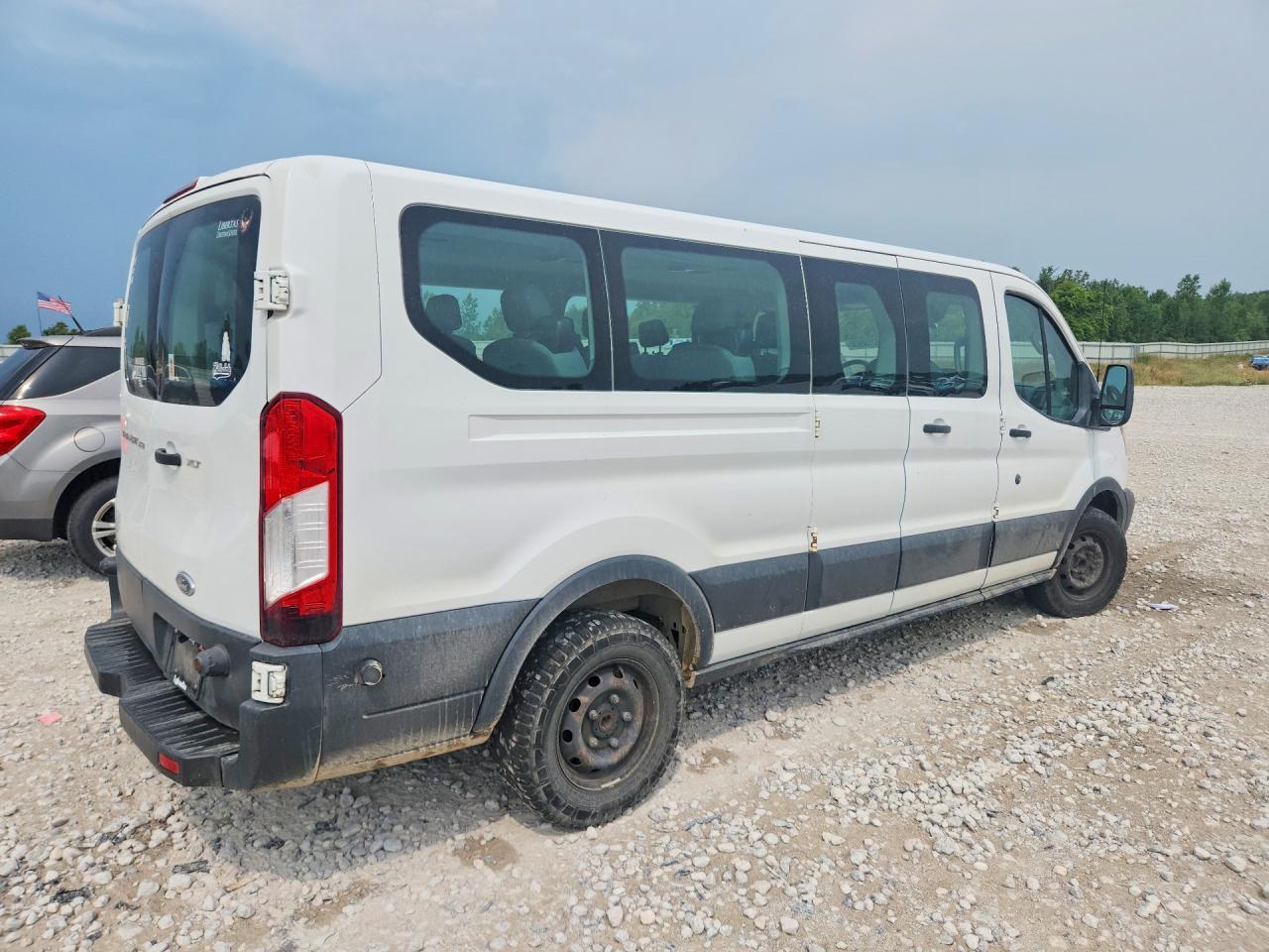 2015 Ford Transit T-350 - Image 3