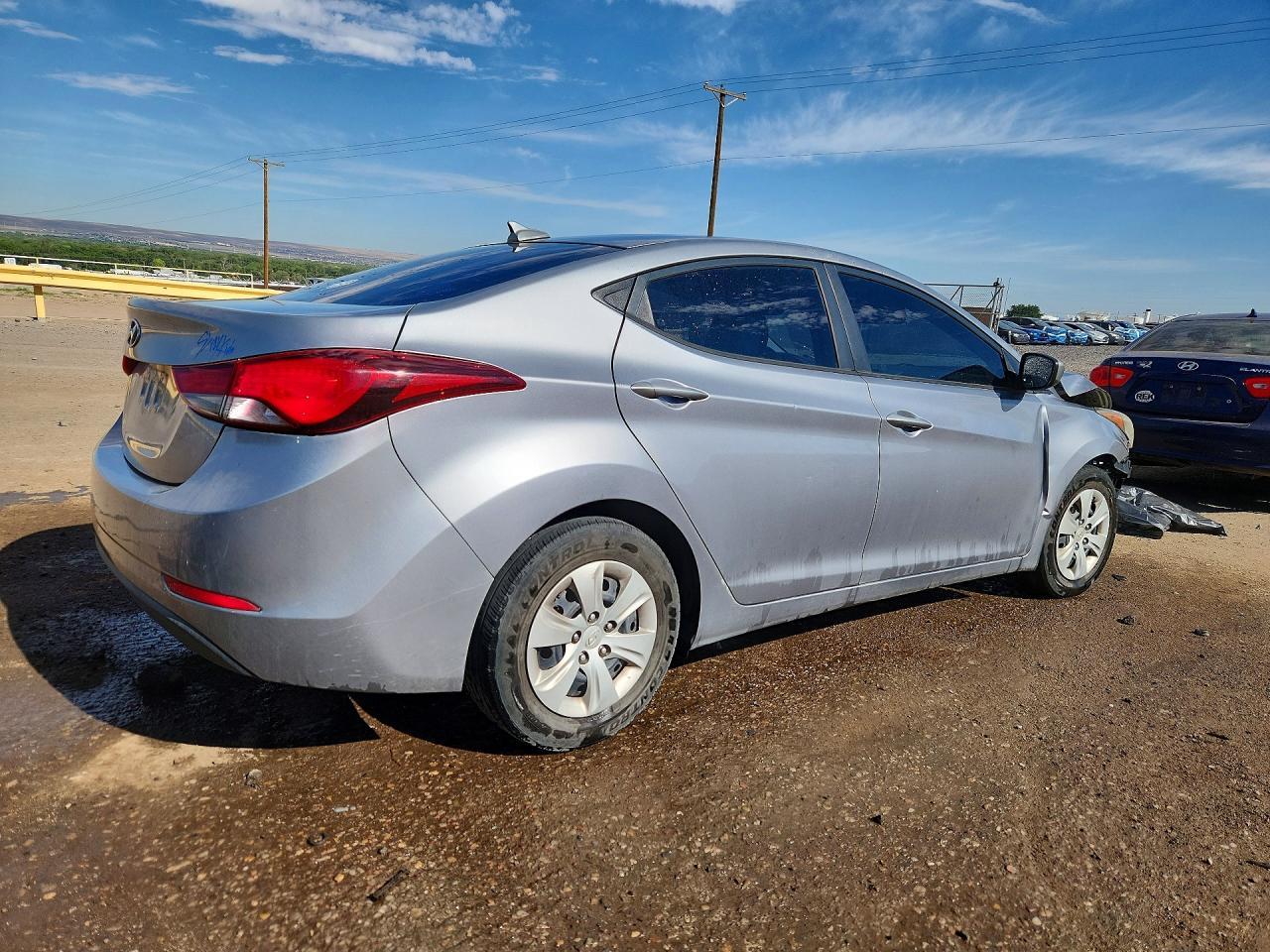 2016 Hyundai Elantra Se - Image 3