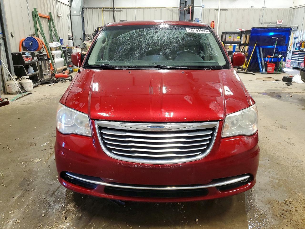 2014 Chrysler Town & Country Touring - Фото 5